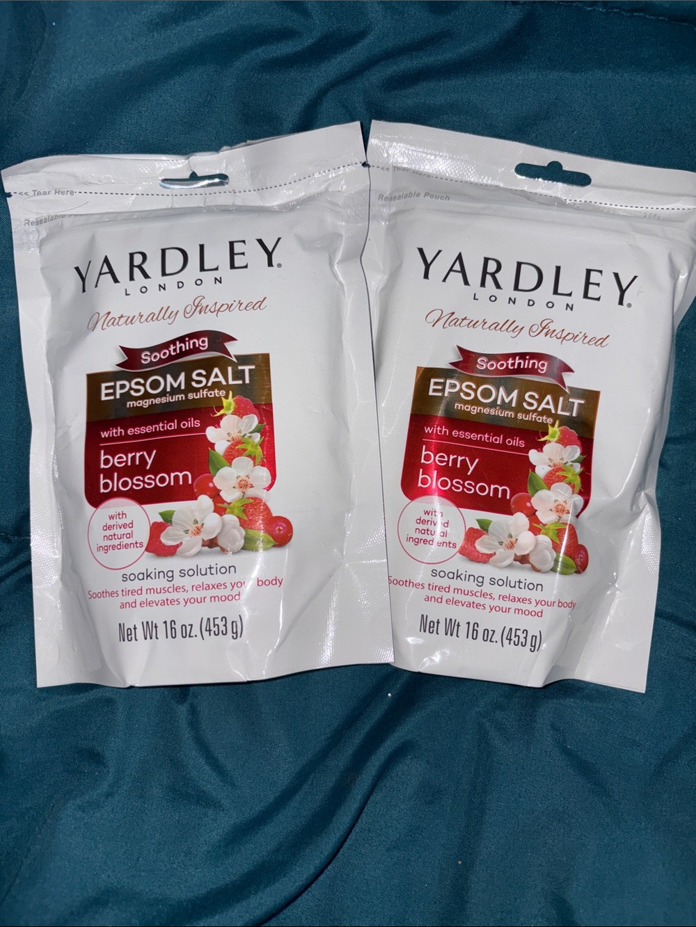 Yardley London - Berry Blossom Epsom Salt Soaking Solution - White - 2 lbs total